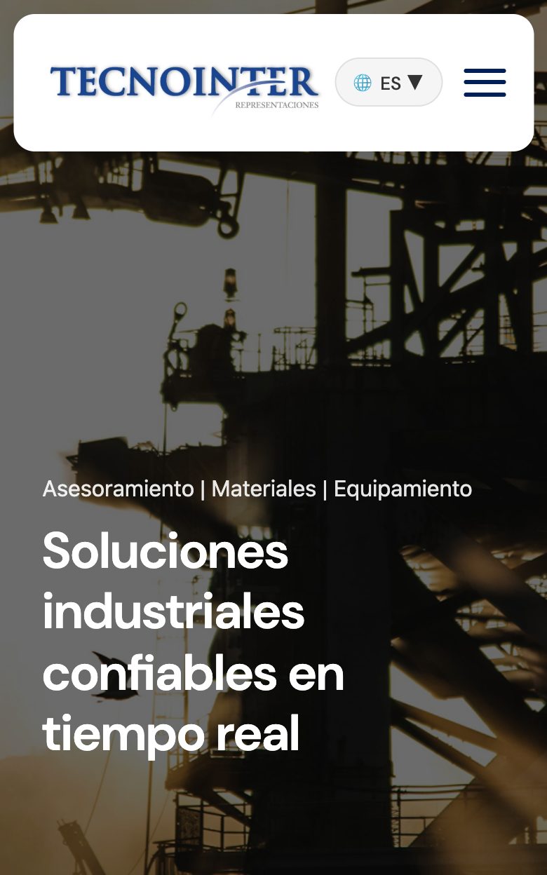 La misma portada de tecnointer.com.ar en un celular, con el titular en cuatro renglones y el menú plegado